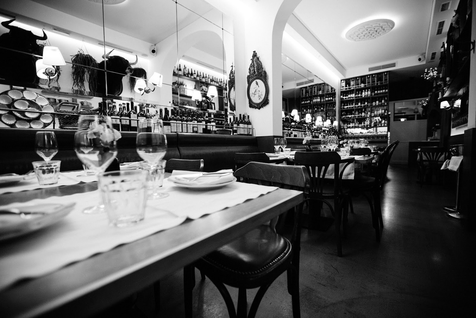 Bar Cañete — barra alta — Barcelona