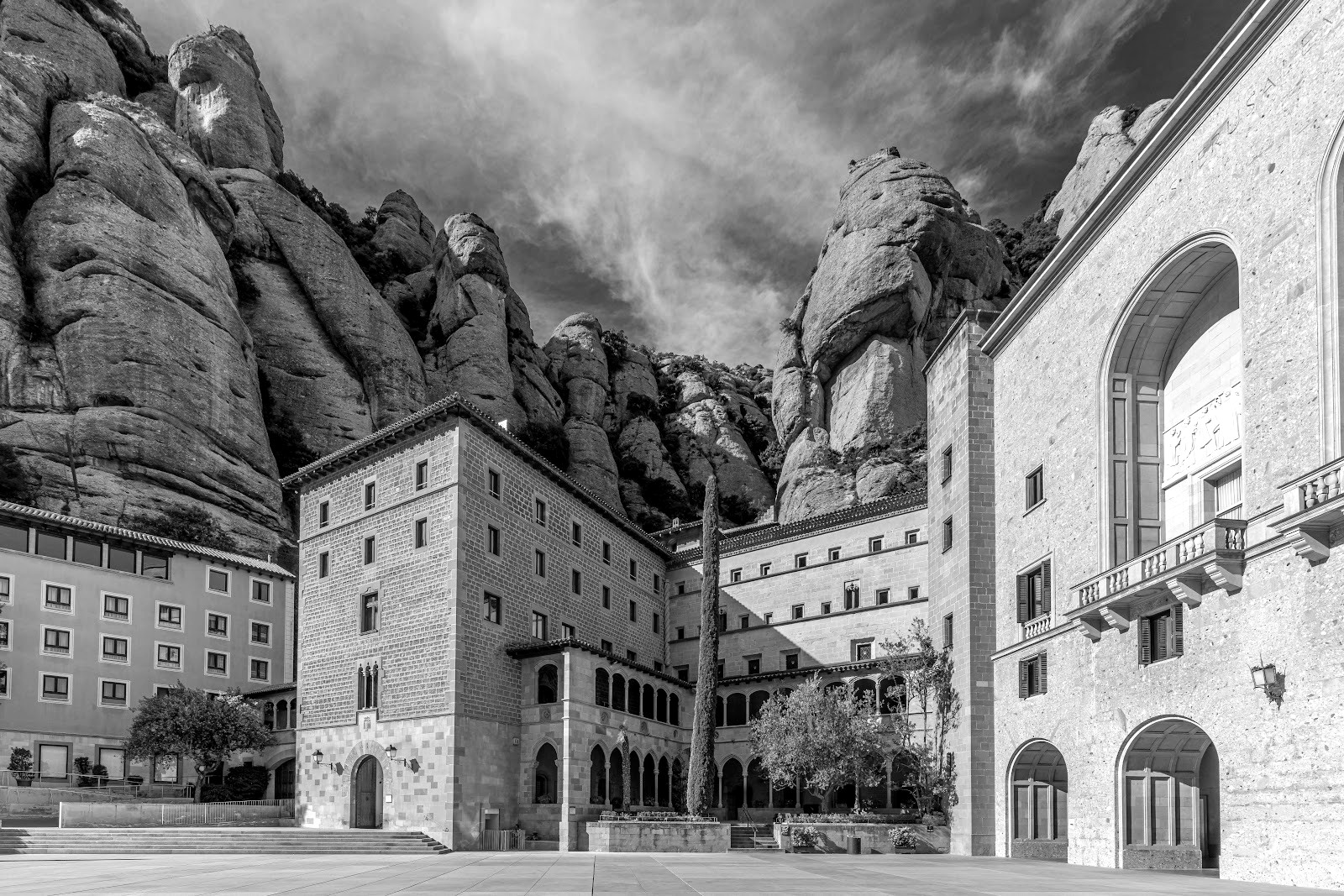 Montserrat — sin el tren de cremallera — Barcelona