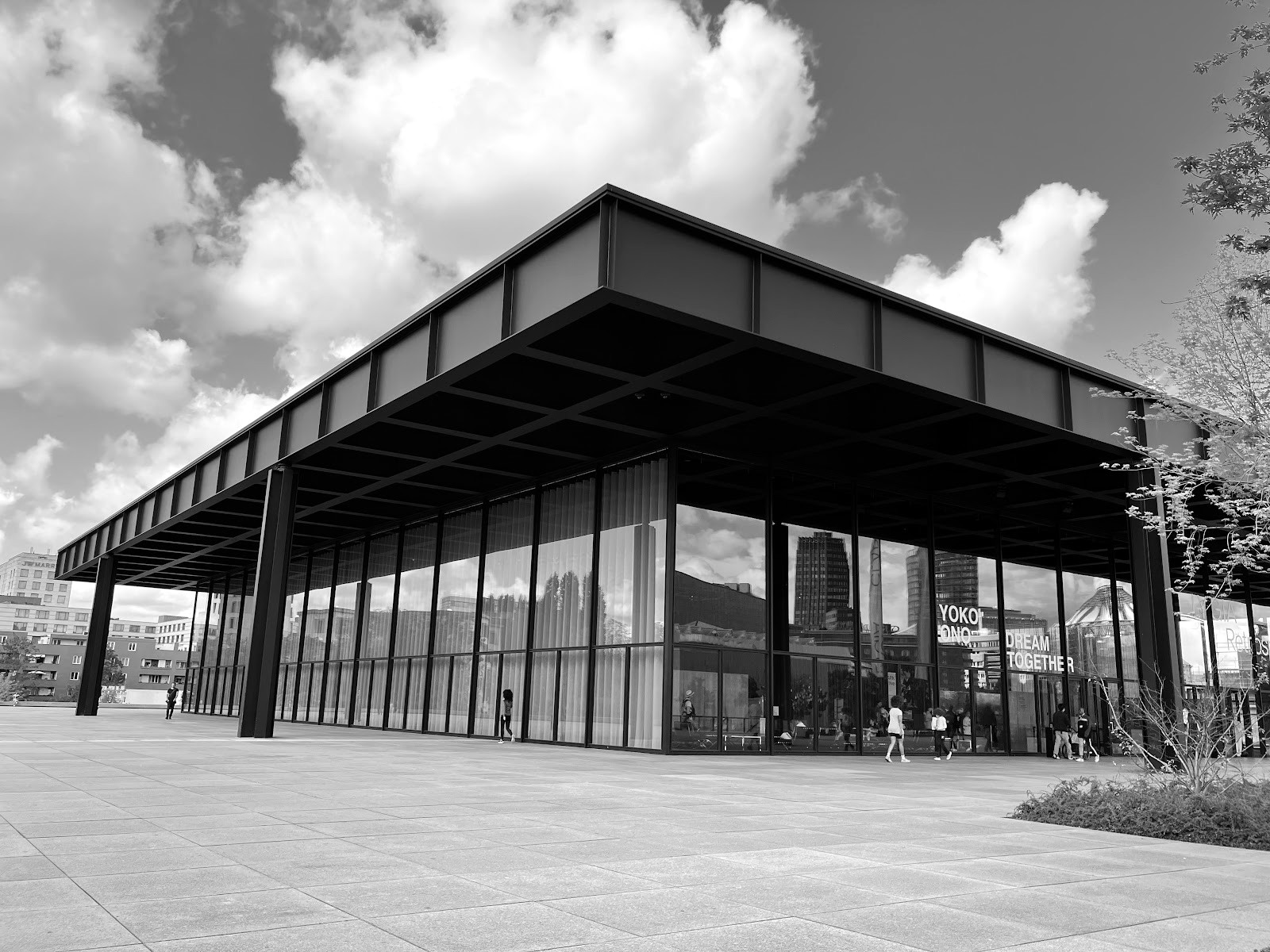 Neue Nationalgalerie — Mies van der Rohe — Berlín