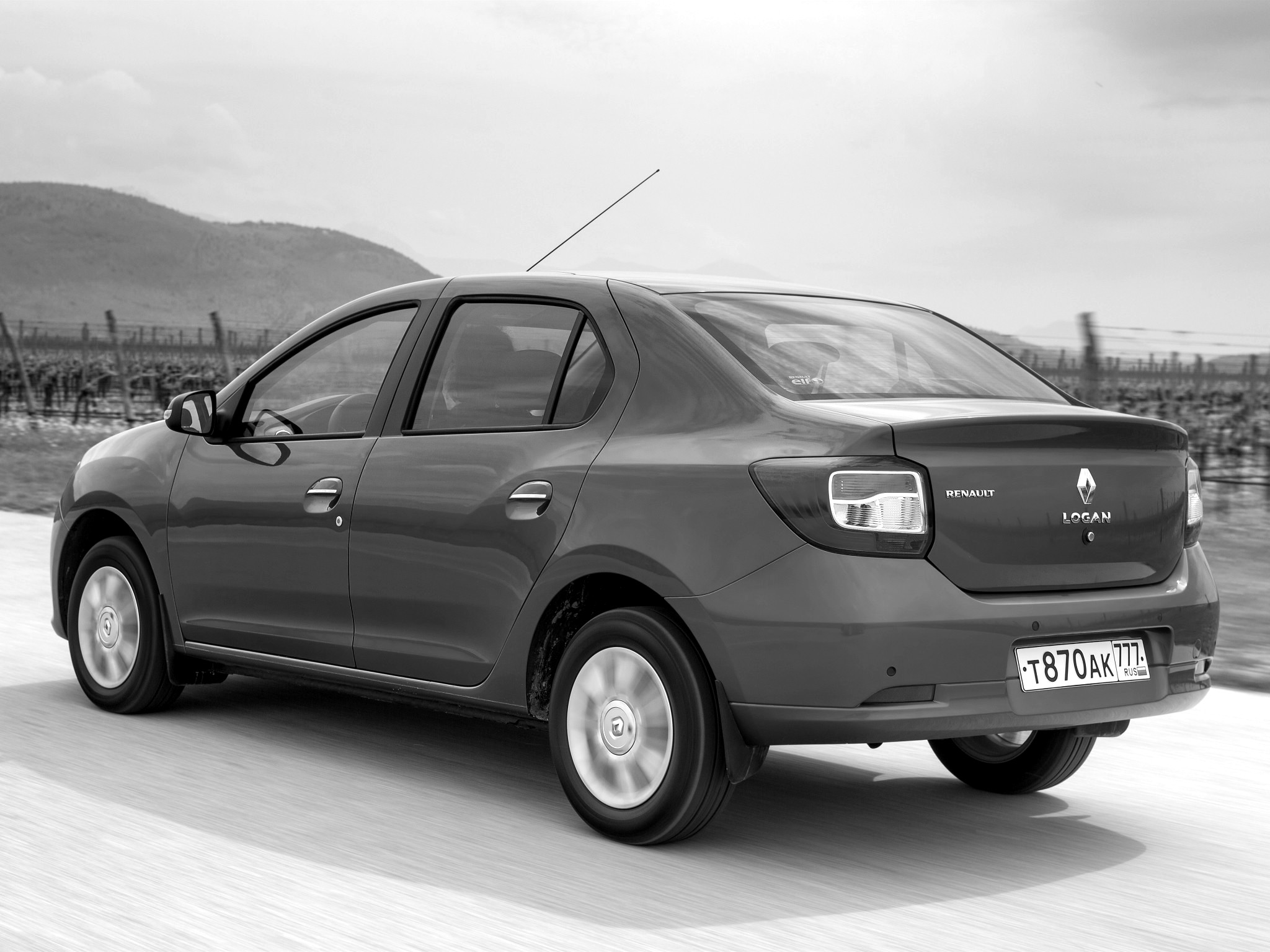 Renault Logan — el coche de Colombia — Bogotá