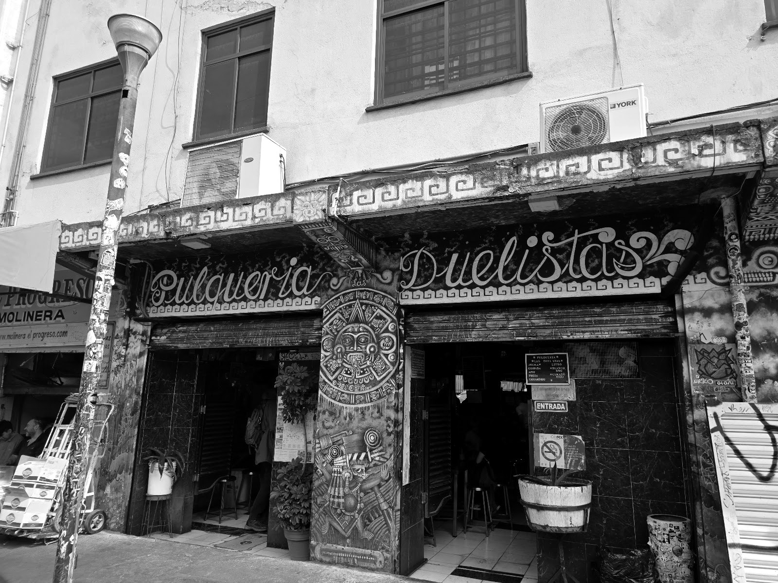 Expendio de Pulques Finos — la Roma sin filtro — Ciudad de México