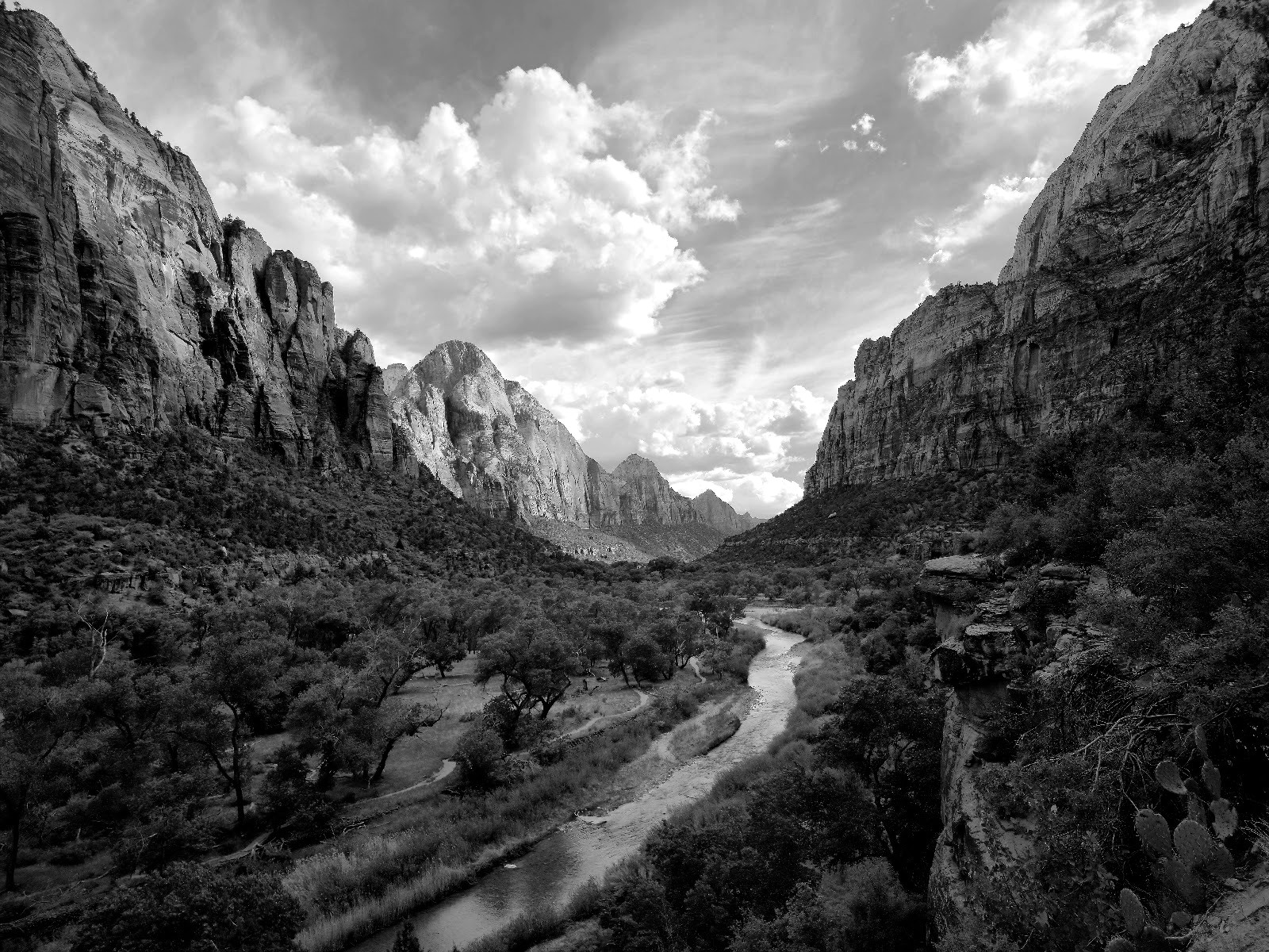 Zion — 2 horas por la I-15 — Las Vegas