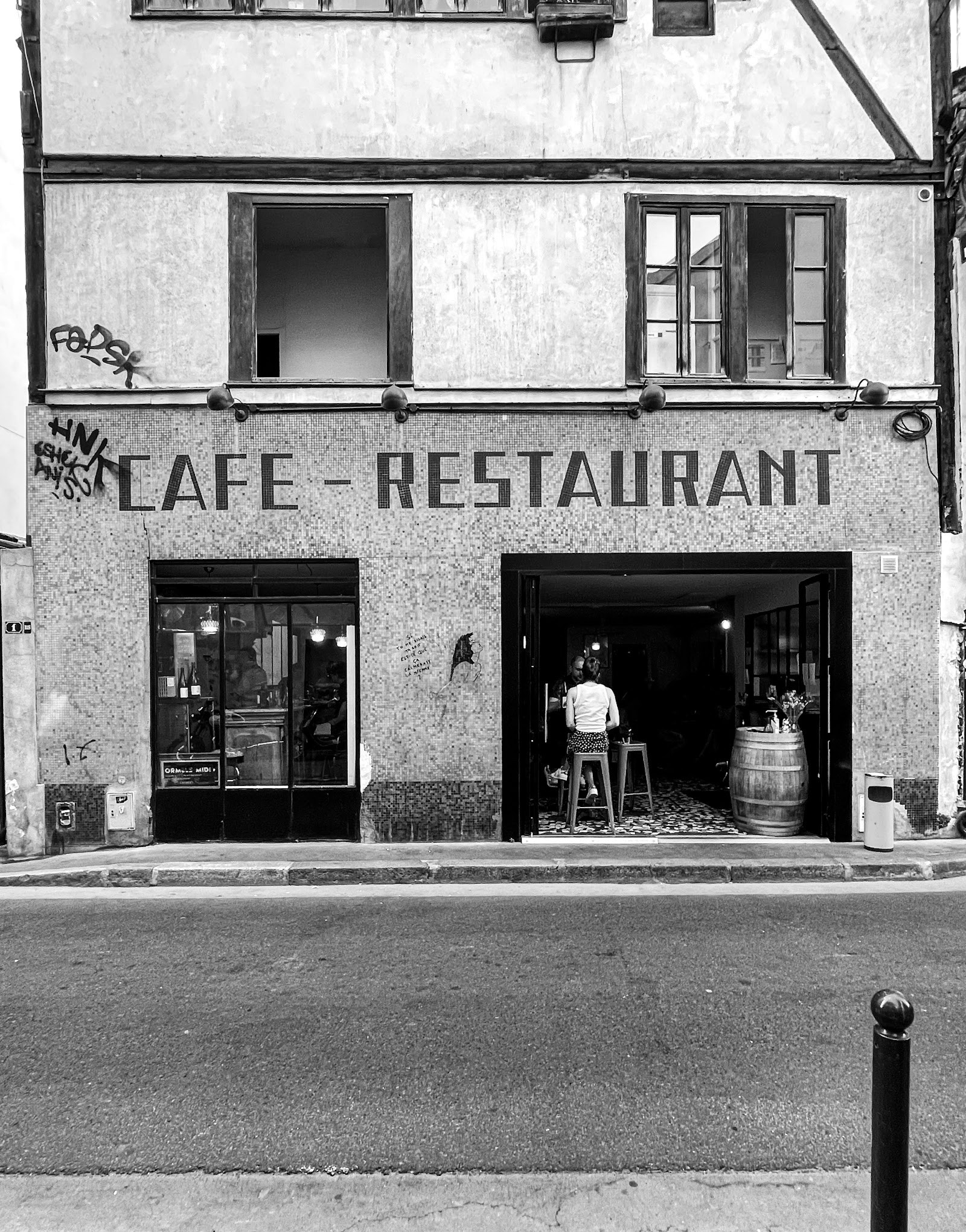 Au Passage — vino natural y platos pequeños — París