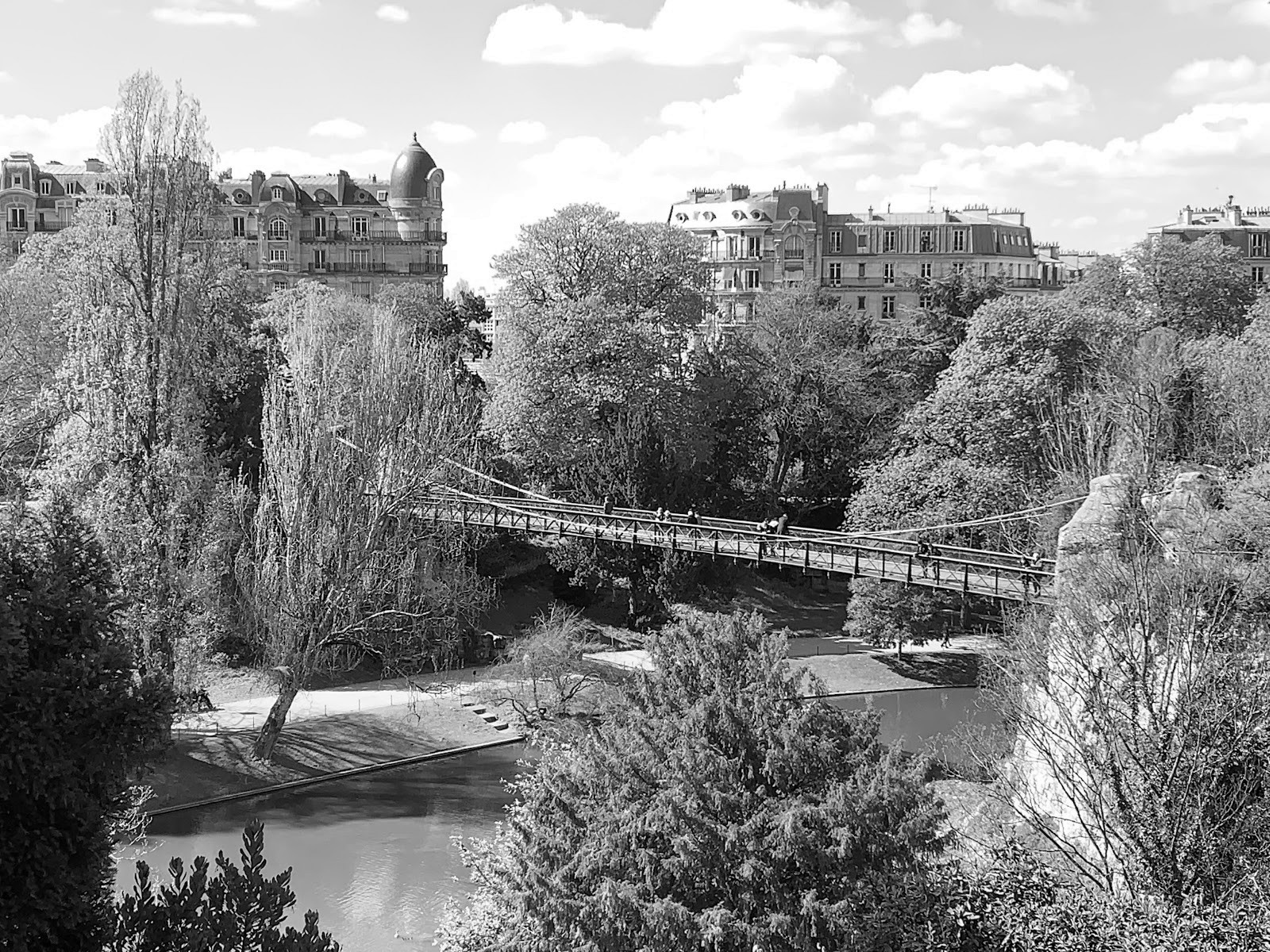Buttes-Chaumont — domingo por la mañana — París