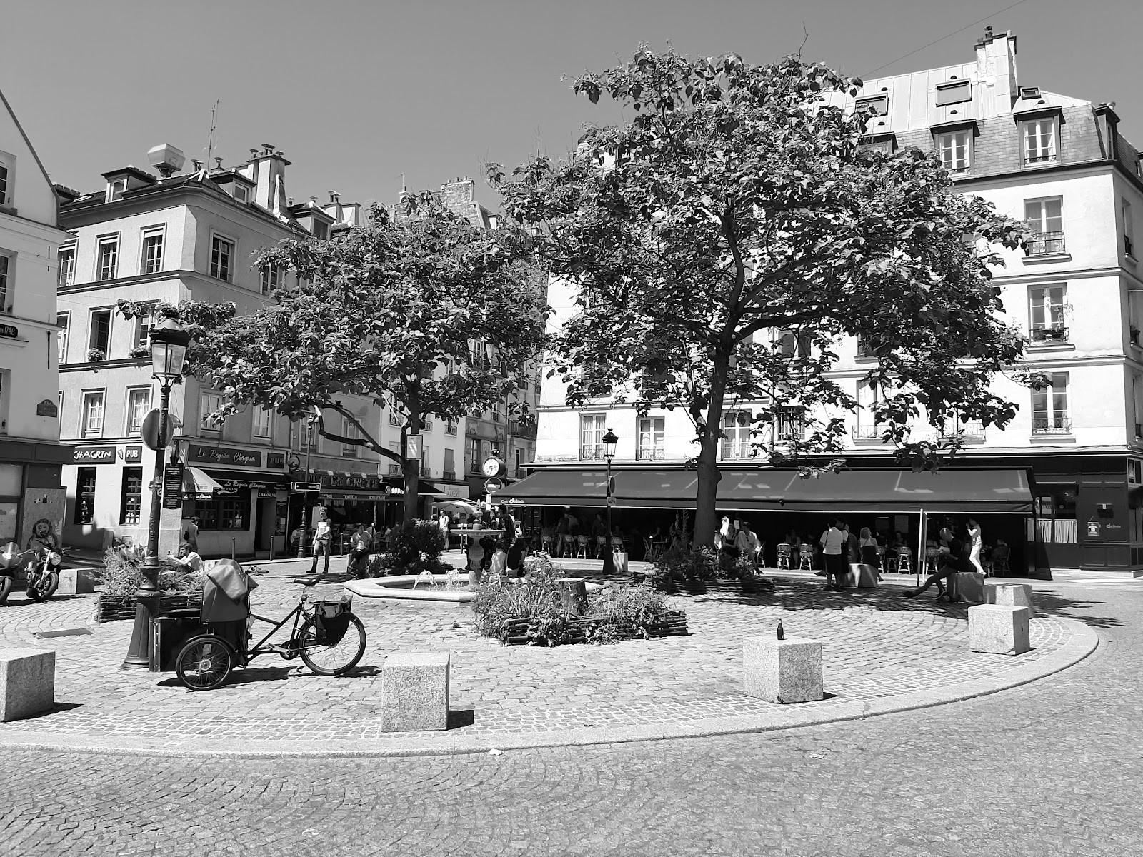 Place de la Contrescarpe — jueves — París