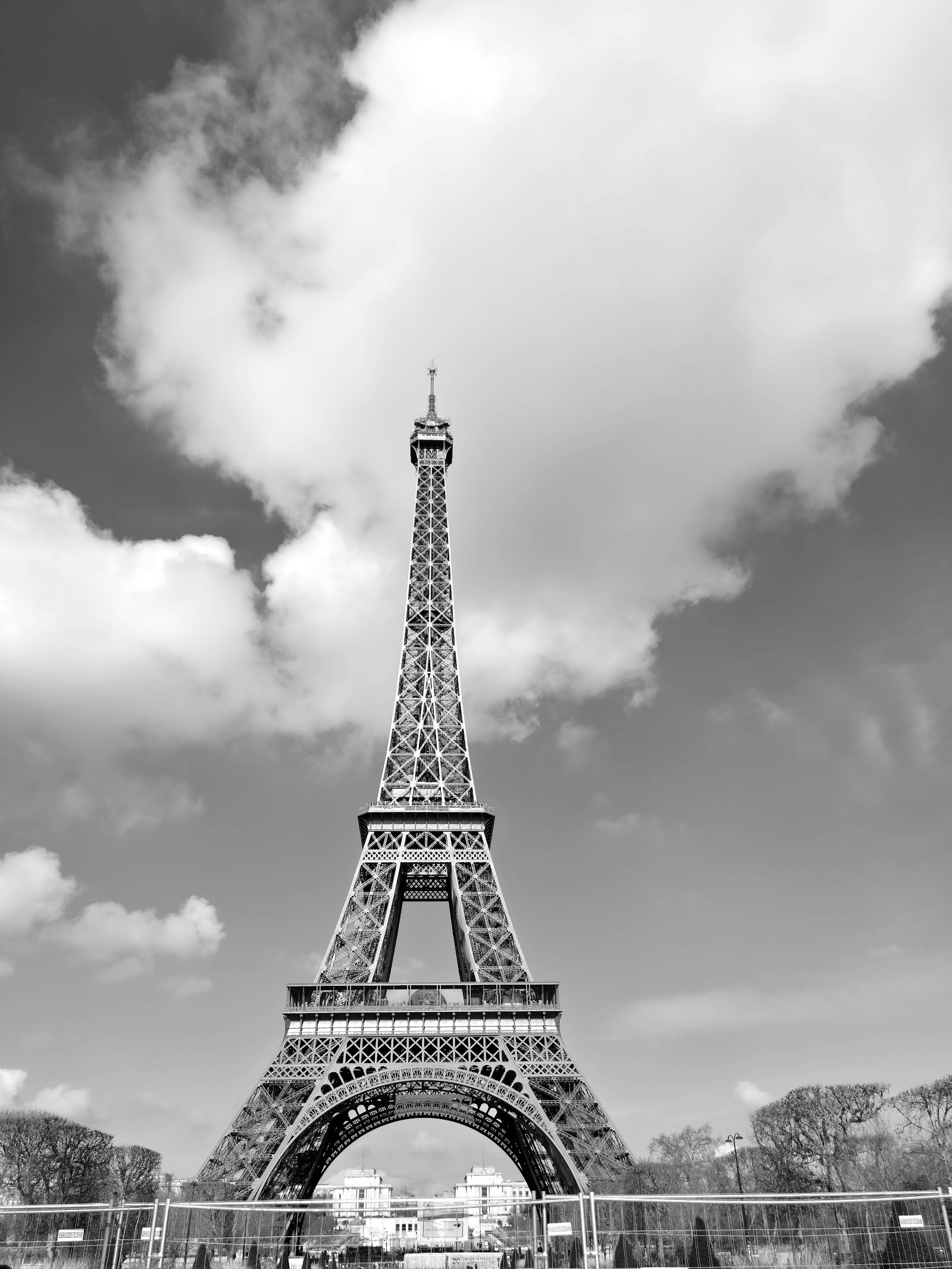 Torre Eiffel — la cola — París